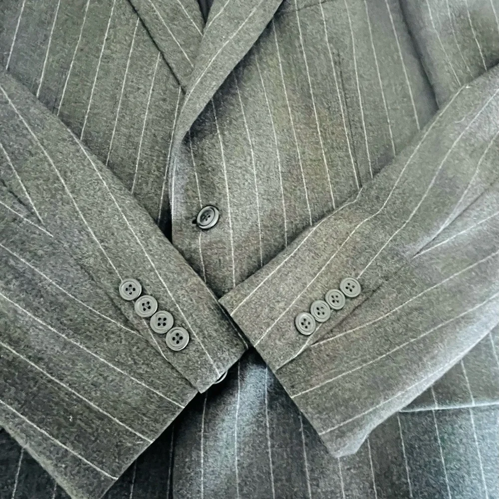 Gieves & Hawkes Saville Row gray pinstripe wool jacket 42L